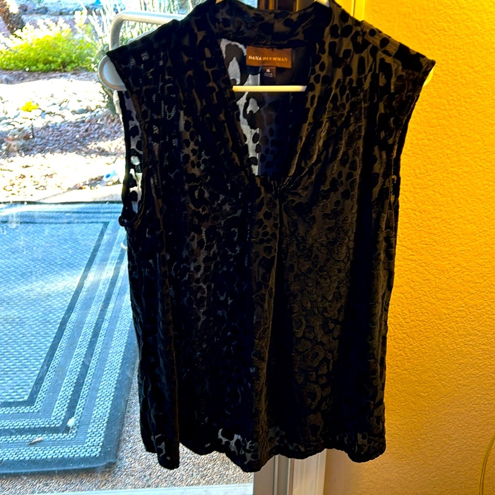 Dana Buchman top XL